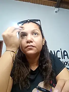 Snapshot of Samaraa_Lee chatting on November 10, 2025, 11:42 am Samaraa Lee online show from November 10, 2025, 11:42 am