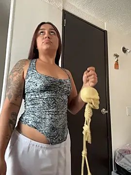 Snapshot of Saray_lo chatting on October 31, 2025, 7:48 pm Saray lo online show from October 31, 2025, 7:48 pm