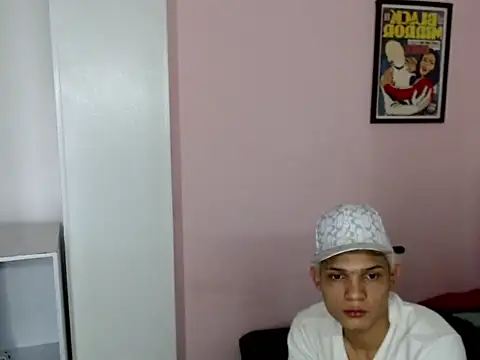 Snapshot of bad_boy_hottx chatting on October 31, 2025, 9:27 pm bad boy hottx online show from October 31, 2025, 9:27 pm