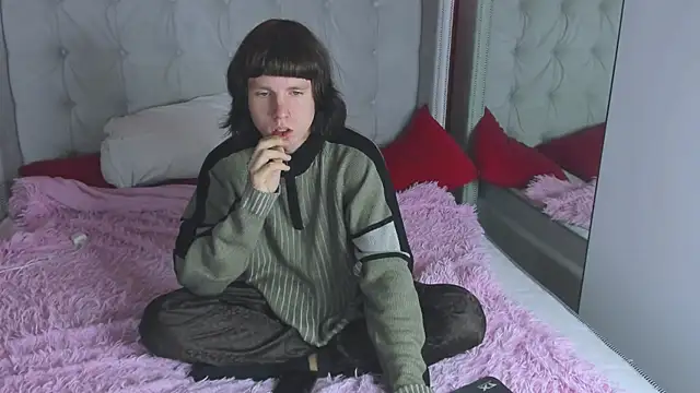 Snapshot of CutieKai_ chatting on November 4, 2025, 10:42 pm CutieKai online show from November 4, 2025, 10:42 pm