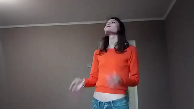 Snapshot of MartiCarolina chatting on November 9, 2025, 12:47 pm MartiCarolina online show from November 9, 2025, 12:47 pm