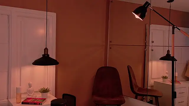 Snapshot of Raven444 chatting on November 8, 2025, 11:25 pm Raven444 online show from November 8, 2025, 11:25 pm