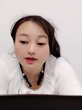 Snapshot of Alice-Baby520 chatting on November 3, 2025, 5:42 am Alice-Baby520 online show from November 3, 2025, 5:42 am