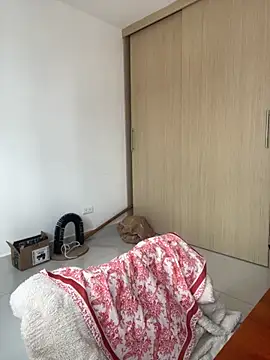 Snapshot of Emily_6783 chatting on November 7, 2025, 4:07 pm Emily 6783 online show from November 7, 2025, 4:07 pm