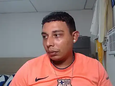 Snapshot of daniko2323 chatting on November 3, 2025, 10:42 pm daniko2323 online show from November 3, 2025, 10:42 pm