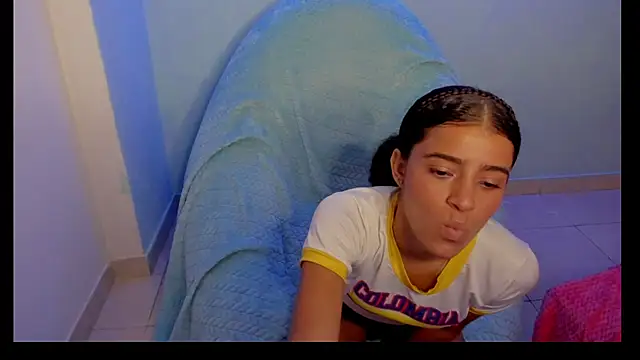 Snapshot of callmeocean chatting on November 4, 2025, 1:43 pm callmeocean online show from November 4, 2025, 1:43 pm