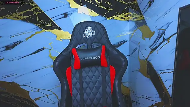 Snapshot of Suarezz10_ chatting on November 10, 2025, 2:27 pm Suarezz10 online show from November 10, 2025, 2:27 pm