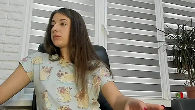 jessica kitti online show from November 14, 2025, 8:24 am