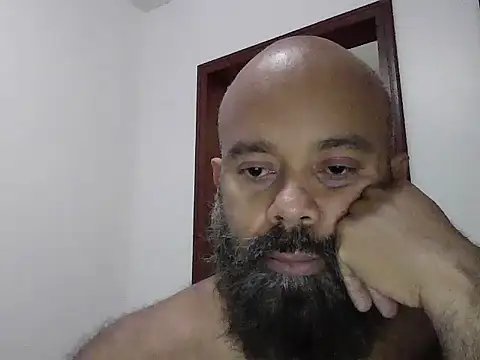 Snapshot of naughtybearbr chatting on November 11, 2025, 5:29 am naughtybearbr online show from November 11, 2025, 5:29 am