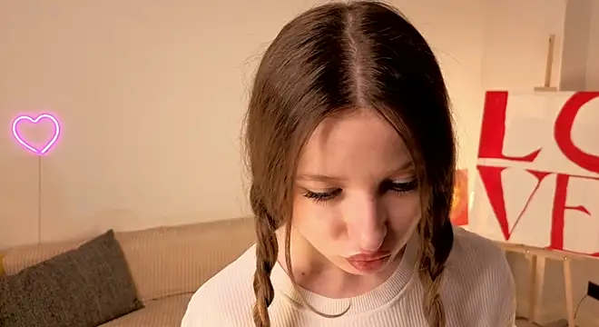 Snapshot of eirakiliana chatting on November 7, 2025, 8:03 am eirakiliana online show from November 7, 2025, 8:03 am