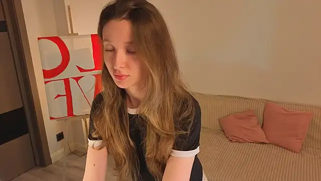 Snapshot of eirakiliana chatting on November 13, 2025, 7:40 am eirakiliana online show from November 13, 2025, 7:40 am