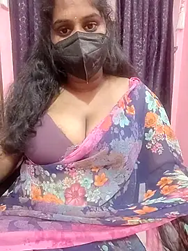 Snapshot of Keerthee_ chatting on November 7, 2025, 9:53 am Keerthee online show from November 7, 2025, 9:53 am