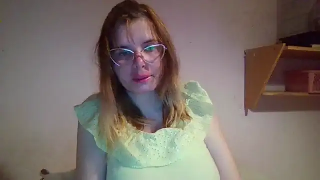 Snapshot of HornyElena chatting on November 13, 2025, 7:13 pm HornyElena online show from November 13, 2025, 7:13 pm