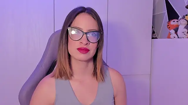 maddie walton online show from November 17, 2025, 4:18 am