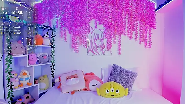 Snapshot of _hanna_sky chatting on November 8, 2025, 3:56 pm hanna sky online show from November 8, 2025, 3:56 pm