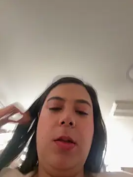 LorieFerrer online show from September 18, 2025, 1:13 pm