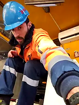 Snapshot of Pinosce6 chatting on November 11, 2025, 7:19 am Pinosce6 online show from November 11, 2025, 7:19 am