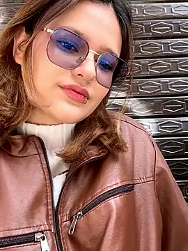 Snapshot of lili_ra chatting on November 7, 2025, 4:29 pm lili ra online show from November 7, 2025, 4:29 pm