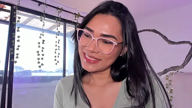 Snapshot of katemooss_ chatting on November 9, 2025, 12:47 pm katemooss online show from November 9, 2025, 12:47 pm