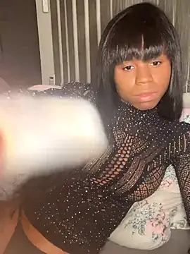 Snapshot of mayalouise chatting on November 11, 2025, 4:01 am mayalouise online show from November 11, 2025, 4:01 am