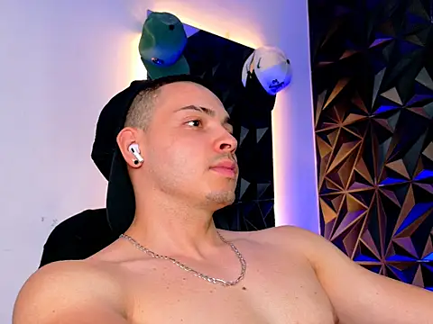 Snapshot of Maxwell_Dupont chatting on November 15, 2025, 10:48 pm Maxwell Dupont online show from November 15, 2025, 10:48 pm