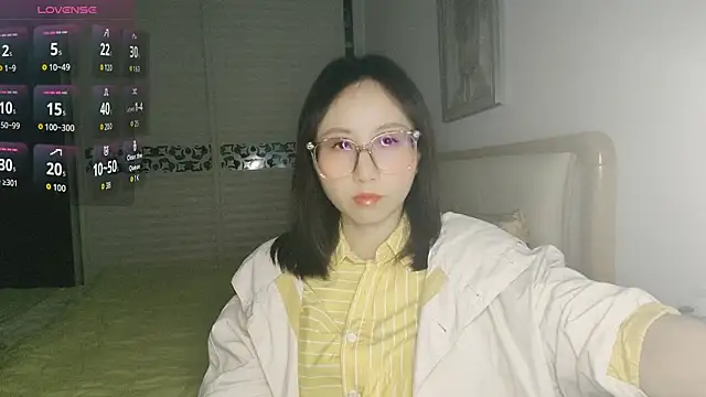 Snapshot of Ella61 chatting on November 14, 2025, 12:48 pm Ella61 online show from November 14, 2025, 12:48 pm