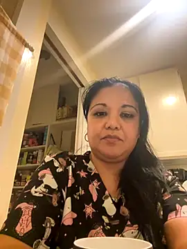 Snapshot of tattedlatina chatting on November 10, 2025, 8:13 am tattedlatina online show from November 10, 2025, 8:13 am