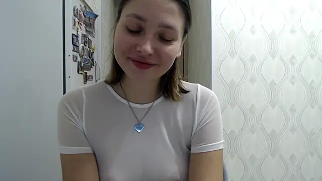 Snapshot of your__gena chatting on November 18, 2025, 5:28 pm your gena online show from November 18, 2025, 5:28 pm