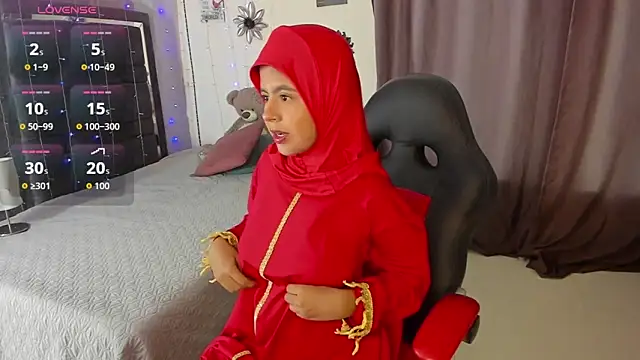 Snapshot of NaylaAbadi chatting on November 17, 2025, 12:33 pm NaylaAbadi online show from November 17, 2025, 12:33 pm