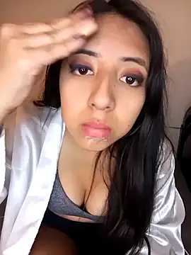 Snapshot of Isabella_175 chatting on November 12, 2025, 3:29 am Isabella 175 online show from November 12, 2025, 3:29 am