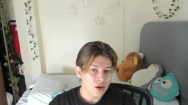 Snapshot of Felix_kitty chatting on November 11, 2025, 7:36 pm Felix kitty online show from November 11, 2025, 7:36 pm