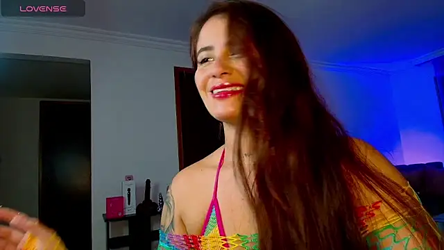 Snapshot of Loreleibell_ chatting on November 18, 2025, 2:28 am Loreleibell online show from November 18, 2025, 2:28 am