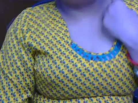 Snapshot of meera_hotty chatting on November 11, 2025, 10:04 am meera hotty online show from November 11, 2025, 10:04 am