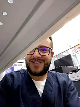 Snapshot of Manolovega chatting on November 16, 2025, 8:03 pm Manolovega online show from November 16, 2025, 8:03 pm