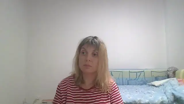 Snapshot of CherieAdair chatting on November 12, 2025, 8:19 pm CherieAdair online show from November 12, 2025, 8:19 pm