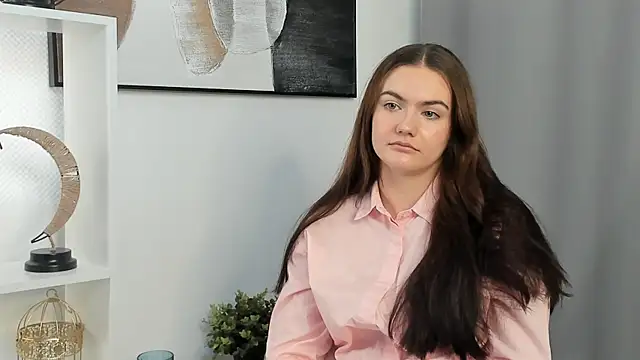 Snapshot of LoraGeraghty chatting on November 14, 2025, 7:40 am LoraGeraghty online show from November 14, 2025, 7:40 am