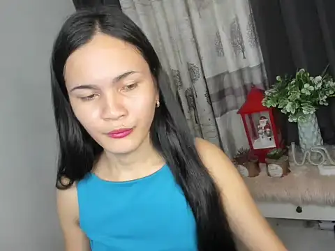 Snapshot of ursexy_scarlett chatting on November 18, 2025, 7:13 am ursexy scarlett online show from November 18, 2025, 7:13 am