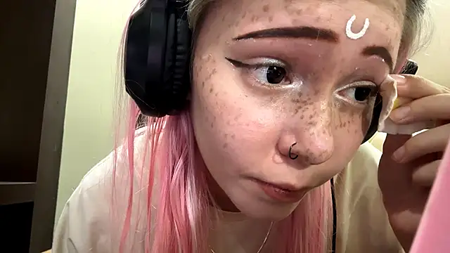 Snapshot of ChanteNovack chatting on November 17, 2025, 10:32 am ChanteNovack online show from November 17, 2025, 10:32 am