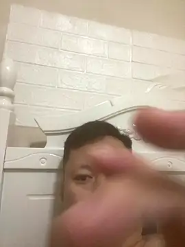 Snapshot of geenn- chatting on November 16, 2025, 3:50 pm geenn- online show from November 16, 2025, 3:50 pm