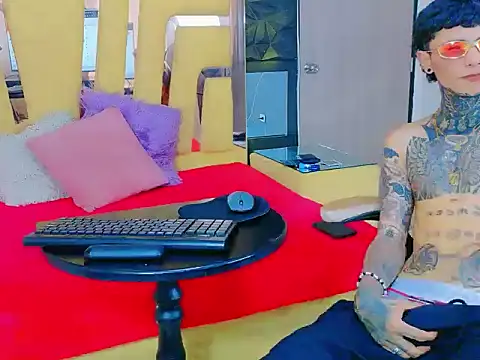 Snapshot of IsabelaANDjordan chatting on November 19, 2025, 7:47 pm IsabelaANDjordan online show from November 19, 2025, 7:47 pm