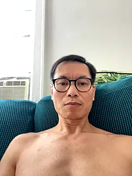 Snapshot of AssaBT chatting on November 17, 2025, 6:46 pm AssaBT online show from November 17, 2025, 6:46 pm