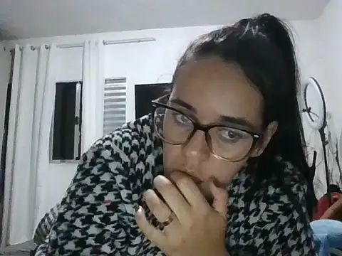 Lidiferrari online show from November 18, 2025, 2:50 am