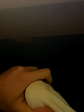 Vickmaple online show from November 17, 2025, 6:57 pm