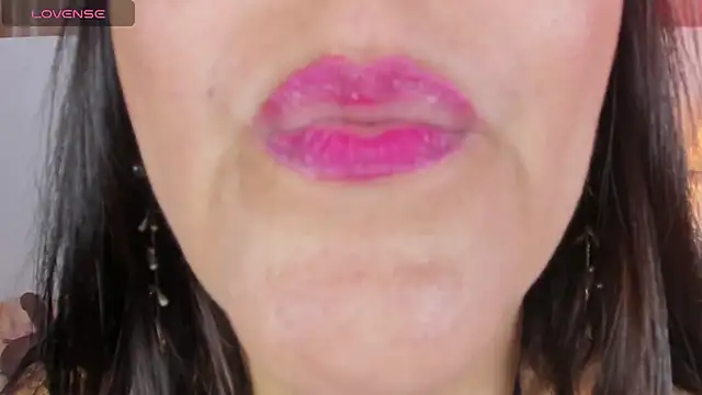 Sharlotte BBW  online show from November 19, 2025, 1:11 pm