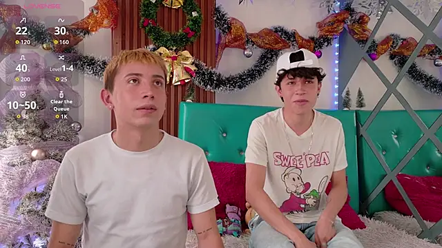 Snapshot of Boys_2_play chatting on November 19, 2025, 1:33 pm Boys 2 play online show from November 19, 2025, 1:33 pm