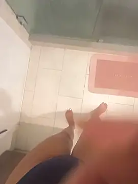 Snapshot of Maia0823 chatting on November 19, 2025, 5:35 pm Maia0823 online show from November 19, 2025, 5:35 pm