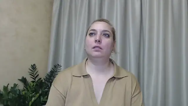 Snapshot of sweetpussy13 chatting on December 11, 2024, 10:36 am sweetpussy13 online show from December 11, 2024, 10:36 am