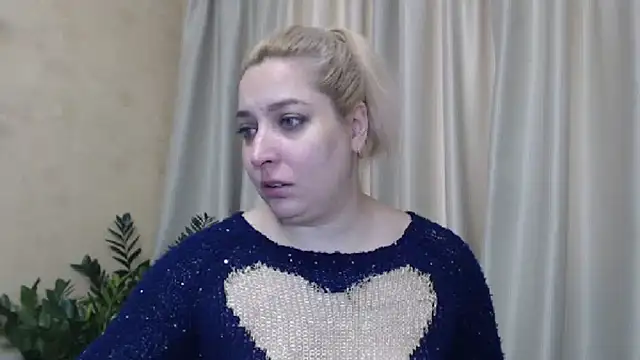 Snapshot of sweetpussy13 chatting on December 14, 2024, 7:29 am sweetpussy13 online show from December 14, 2024, 7:29 am