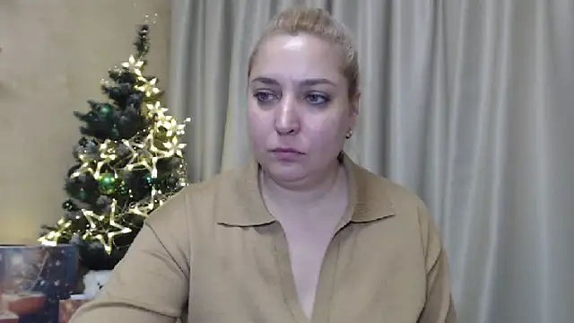 Snapshot of sweetpussy13 chatting on December 19, 2024, 11:18 am sweetpussy13 online show from December 19, 2024, 11:18 am