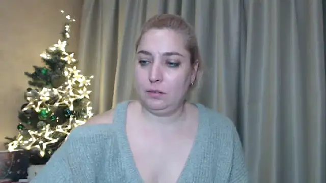 Snapshot of sweetpussy13 chatting on December 28, 2024, 10:14 am sweetpussy13 online show from December 28, 2024, 10:14 am